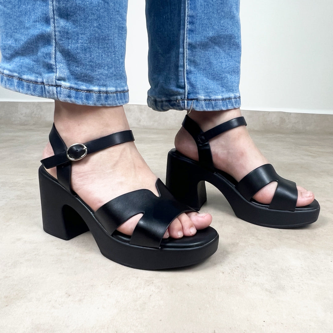 sandale talon motif H
